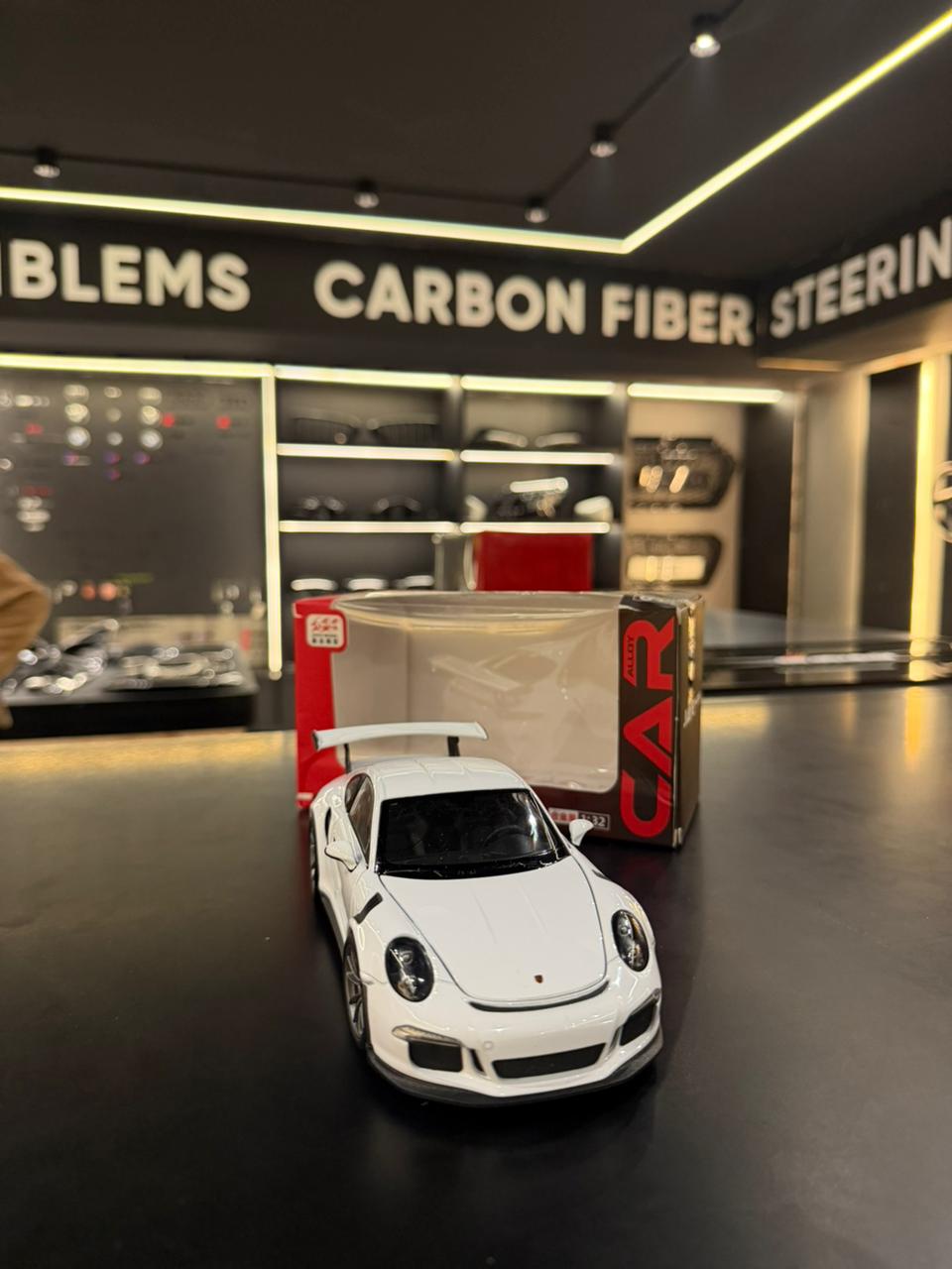 Porsche 911 GT3 RS Diecast Model